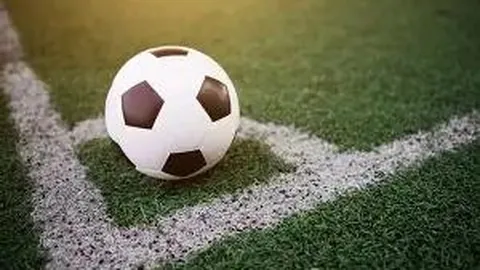 张小斐悼念李焕英意外曝光，贾玲缺席扫墓活动