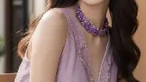 周杰伦分享女儿绘画时光，长发马尾小公主萌态十足